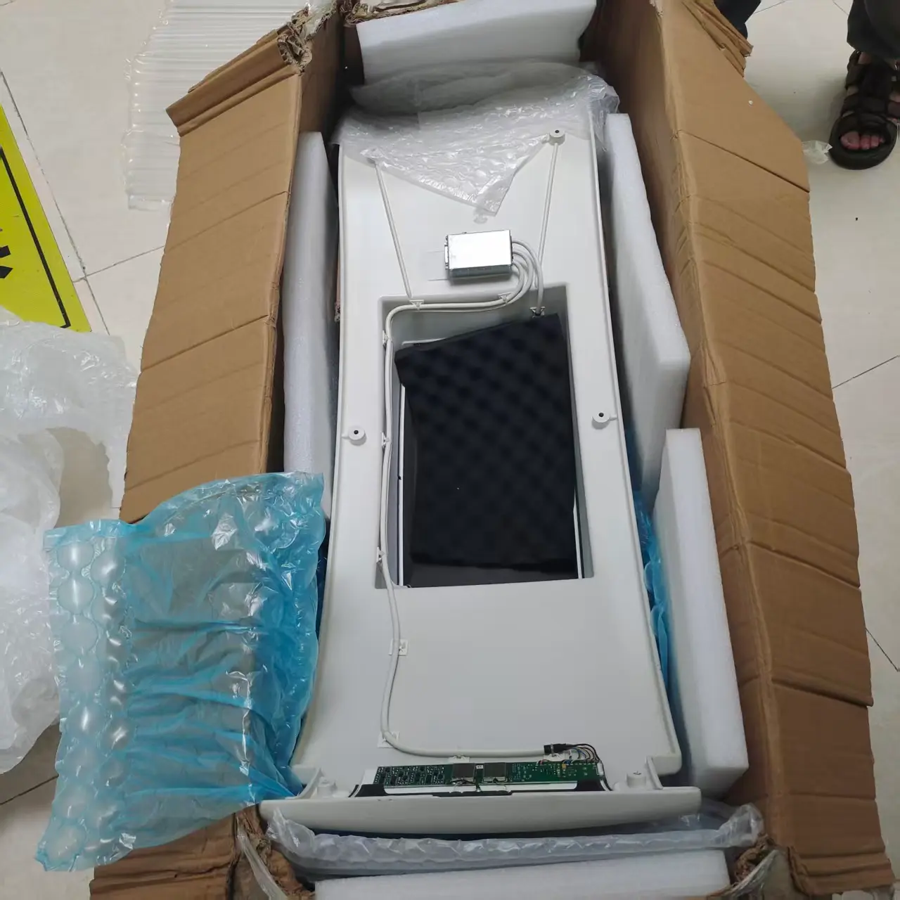 Philips UNIQ Clarity FD20 DSA Multi-System Technical Service and Parts Coordination Project — project image 7 thumbnail
